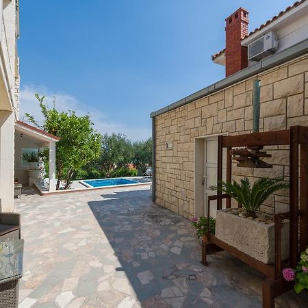 Villa Tomasovic With Pool In 포드스트라나 외부 사진