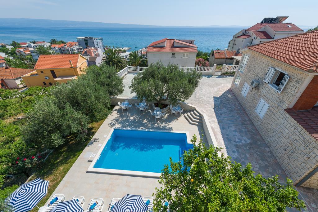 Villa Tomasovic With Pool In 포드스트라나 외부 사진