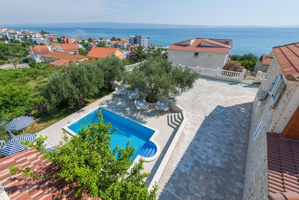 Villa Tomasovic With Pool In 포드스트라나 외부 사진