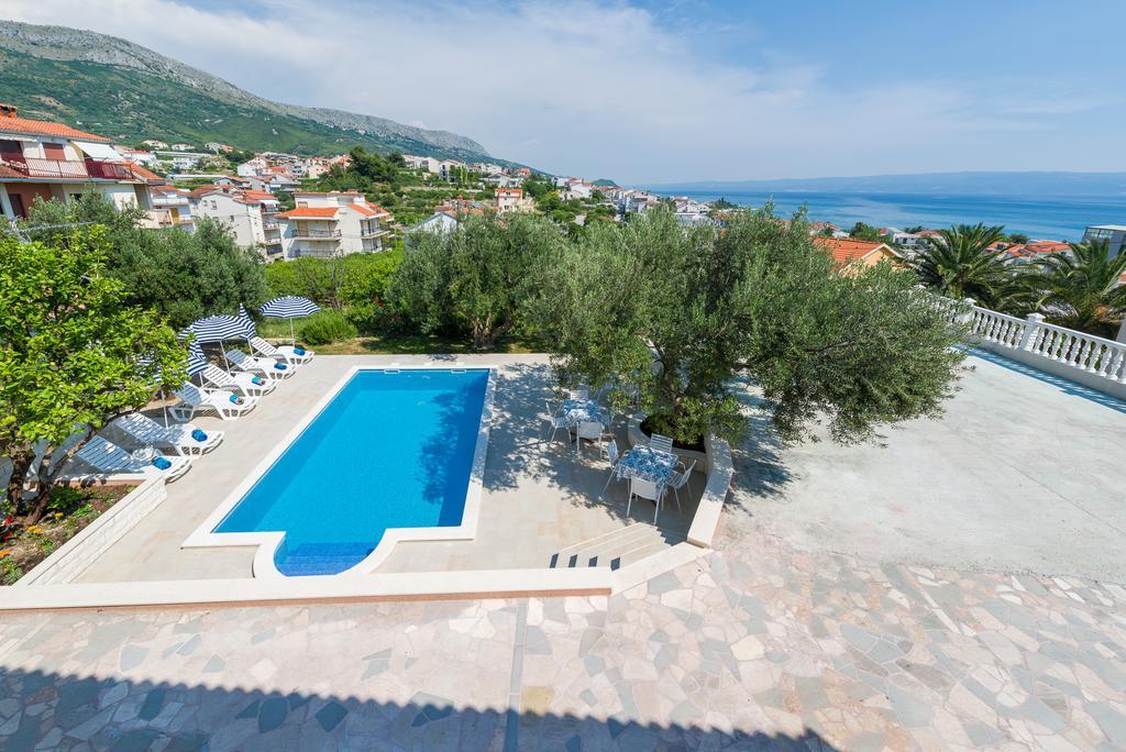 Villa Tomasovic With Pool In 포드스트라나 외부 사진