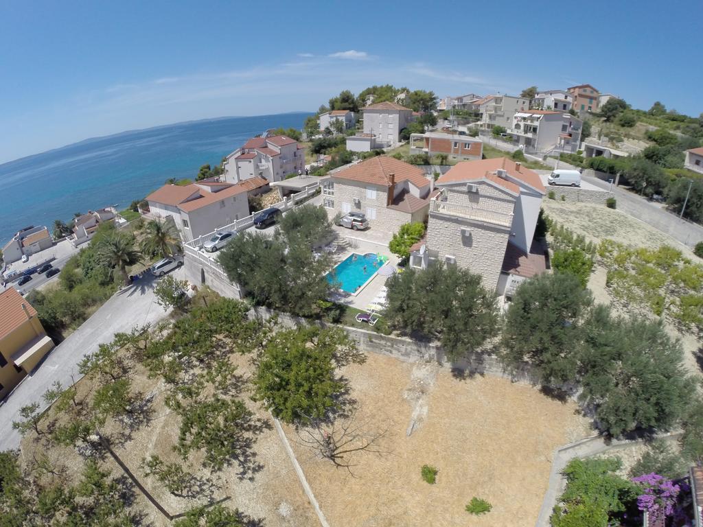 Villa Tomasovic With Pool In 포드스트라나 외부 사진