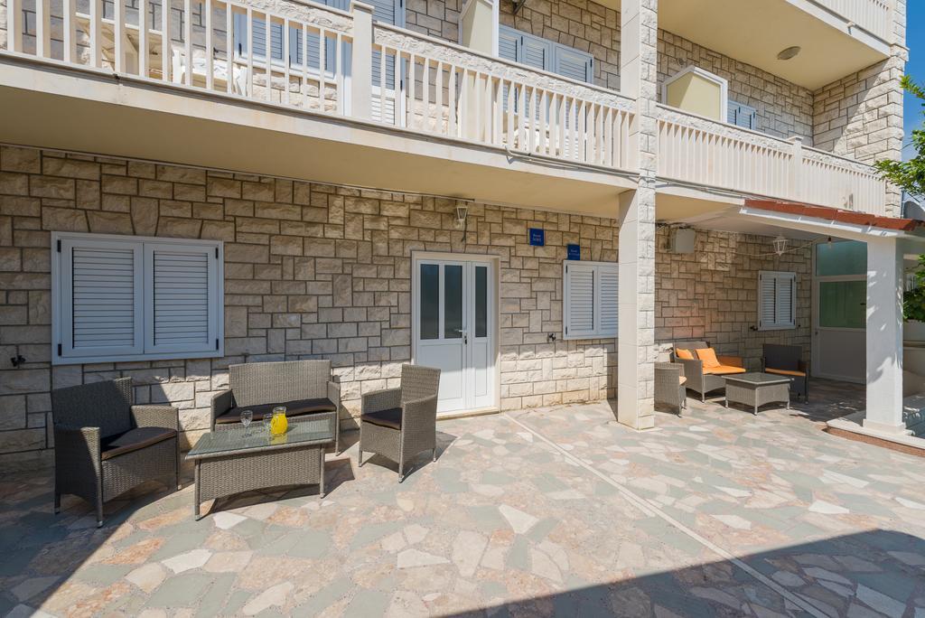 Villa Tomasovic With Pool In 포드스트라나 외부 사진