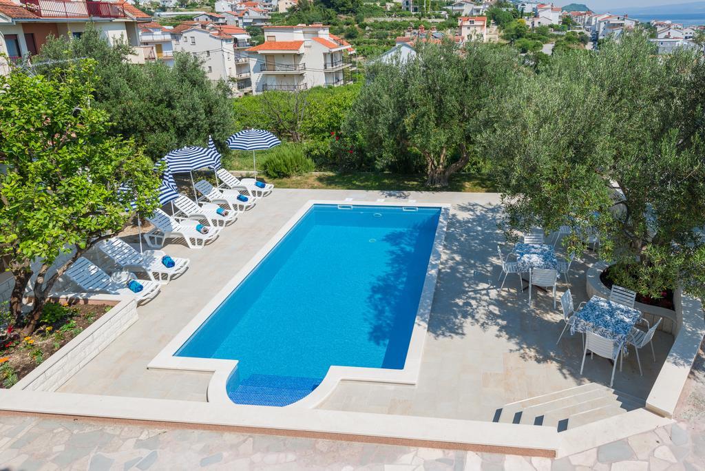 Villa Tomasovic With Pool In 포드스트라나 외부 사진