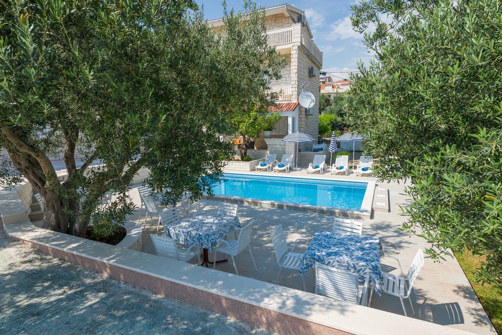 Villa Tomasovic With Pool In 포드스트라나 외부 사진